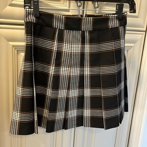 Aritzia Sunday Best Black Grey White Brown pleated mini skirt SZ 2